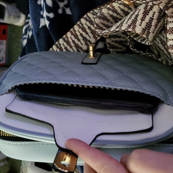 Blue & White quilted crossbody - Picture 7 of 7